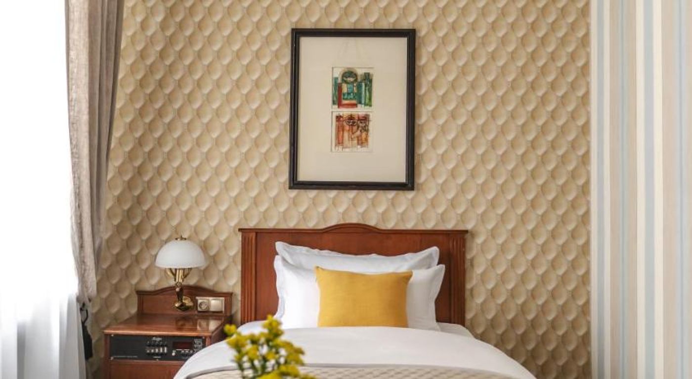 Hotel-H15-Francuski-Old-Town---Destigo-Hotels-Room-18