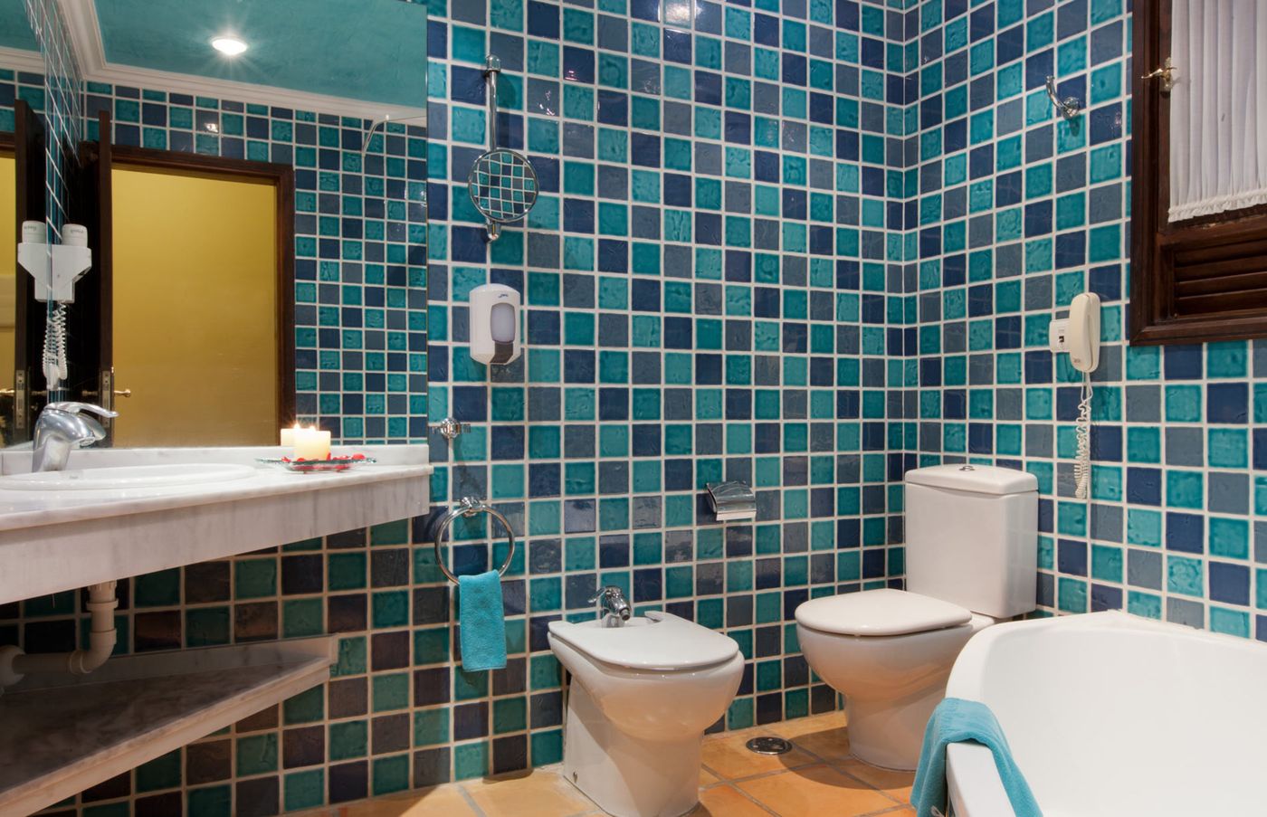 Regency-Country-Club-Room-40