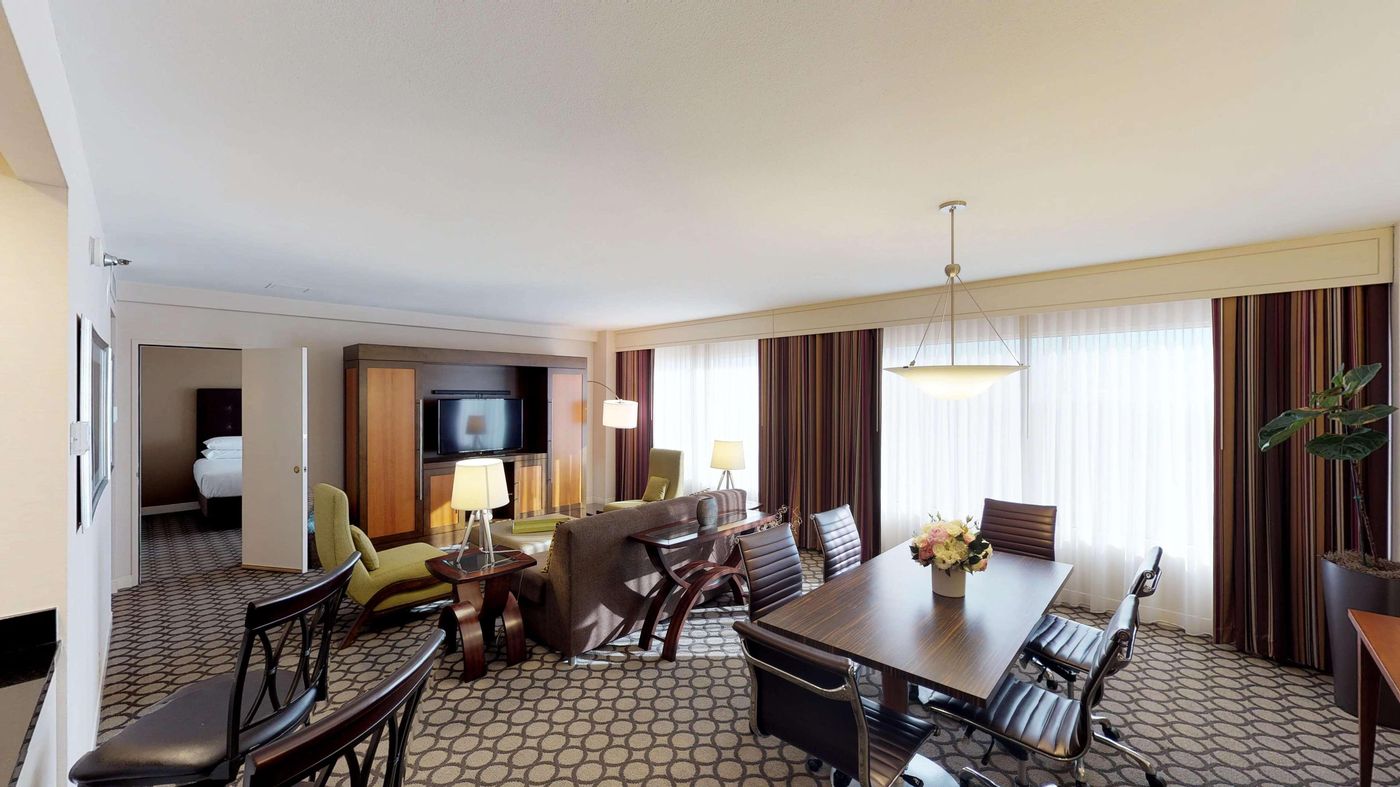 Hyatt-Regency-Orange-County-Room-37