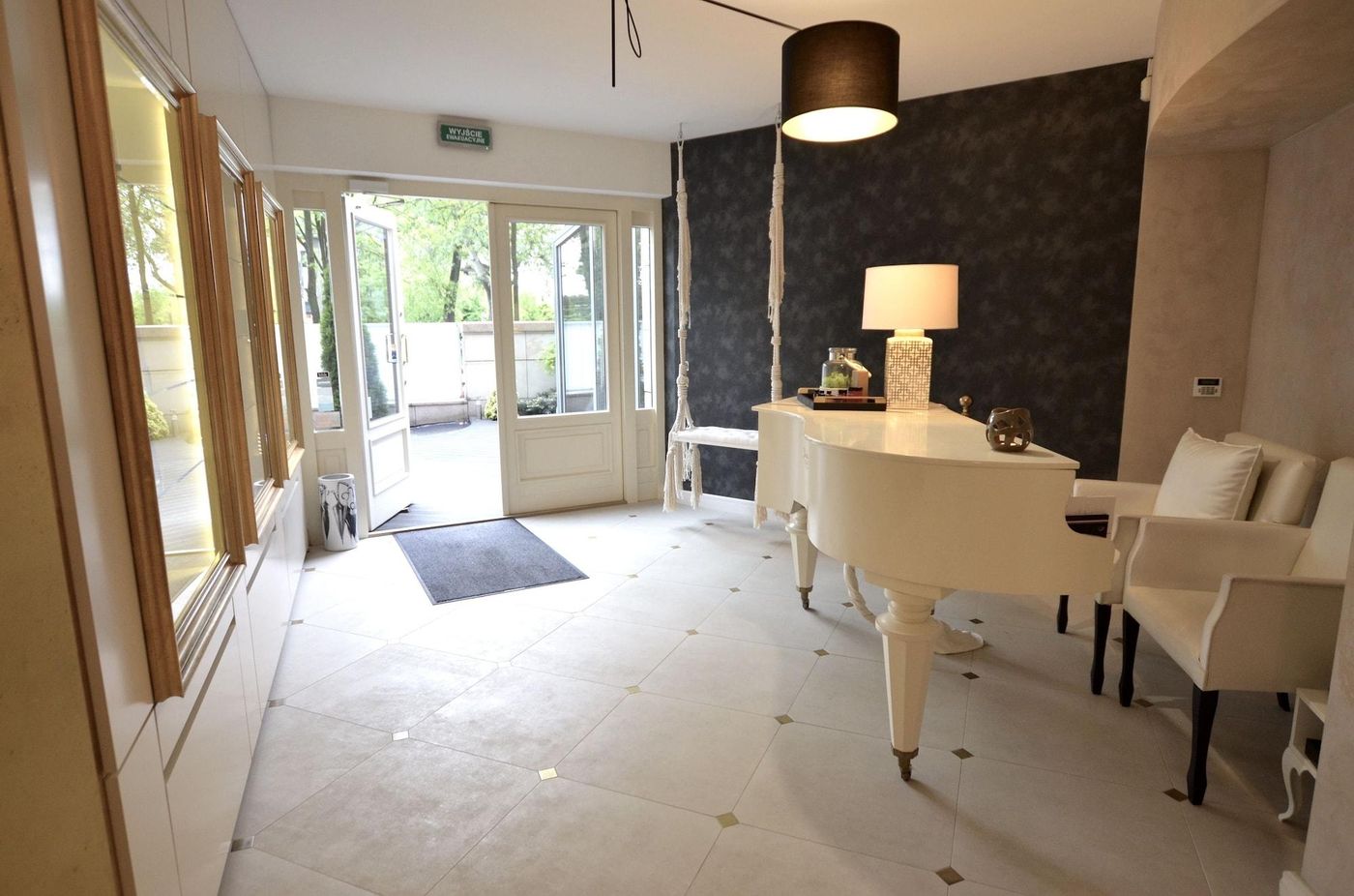 A11-Apartments-Spa-Dermique-Lobby-15