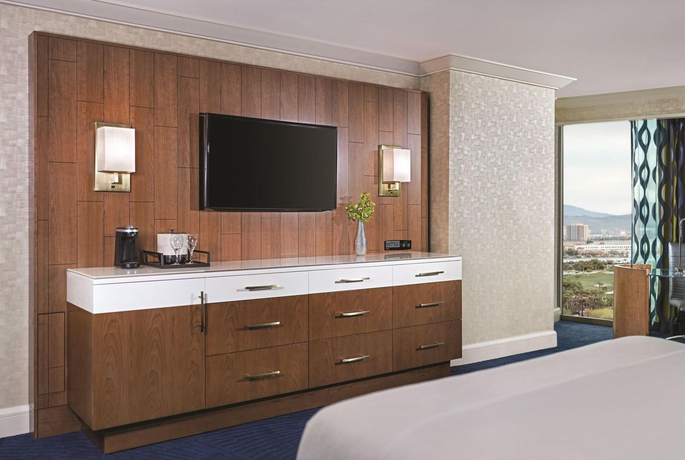 Mandalay-Bay-Hotel---Casino-Room-8