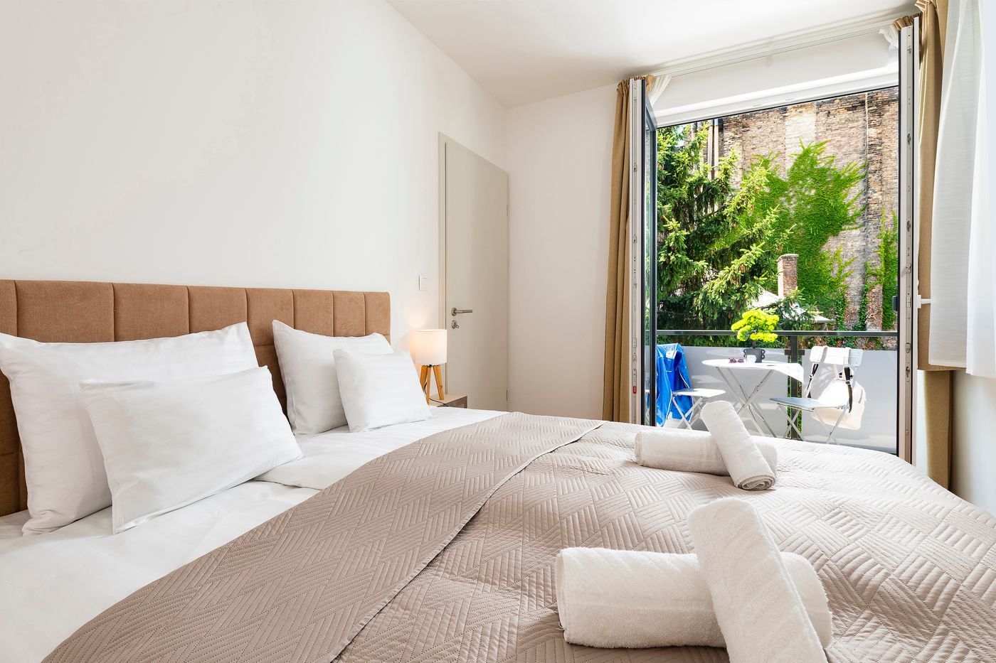 Bo18-Superior-Hotel-Room-30