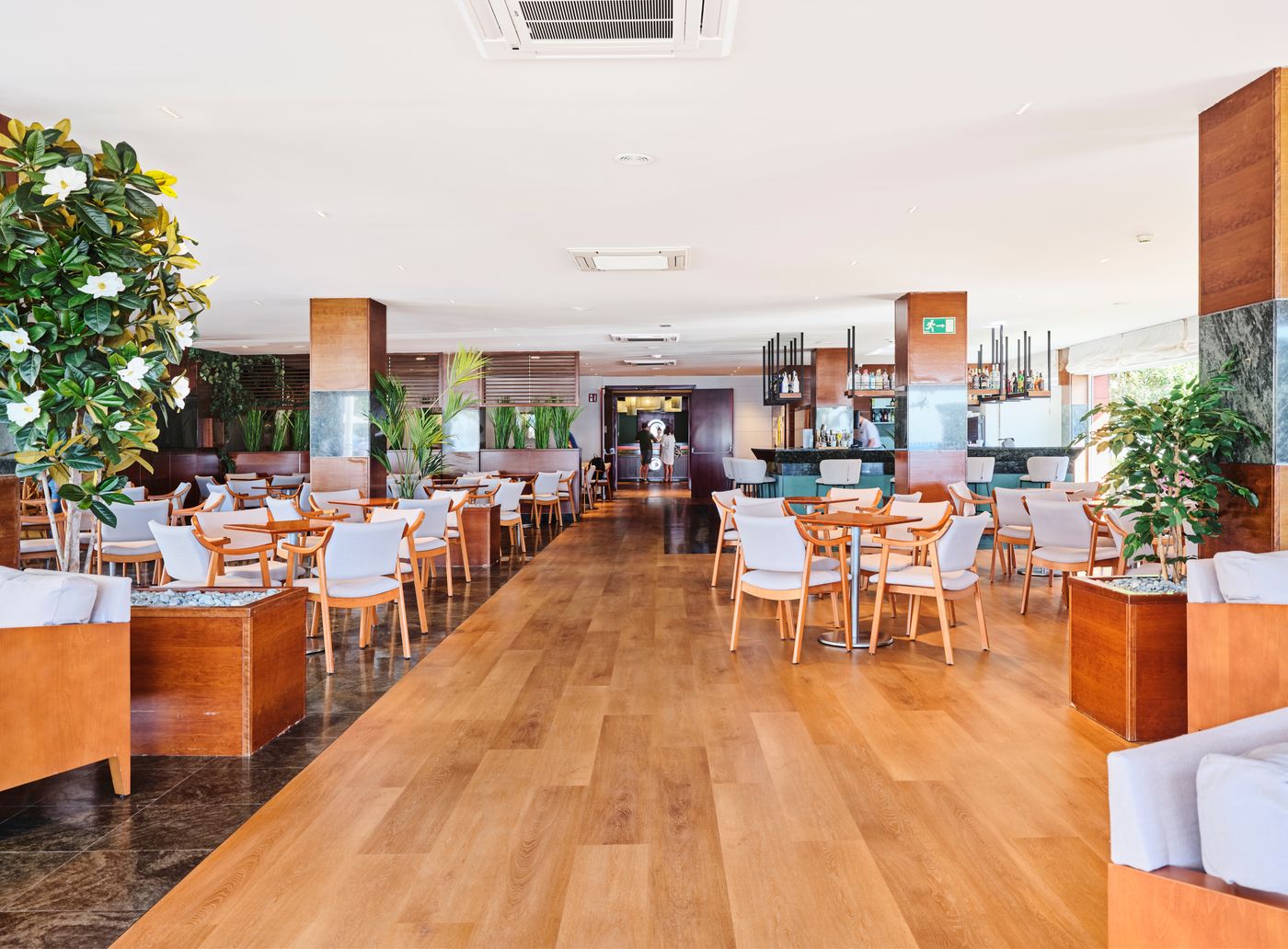 Prestige-Victoria-Bar-57