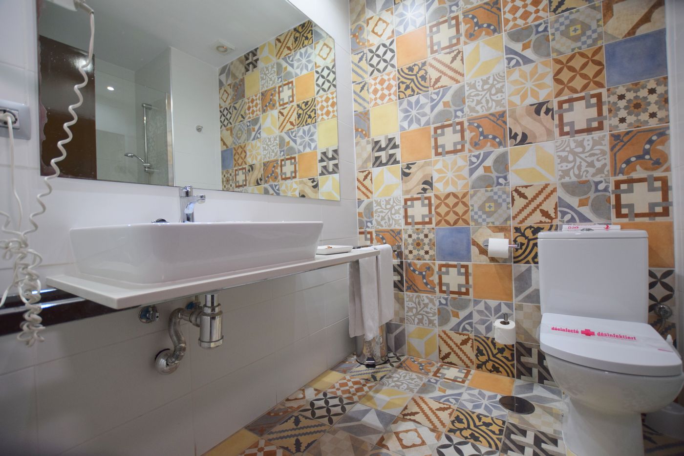 Adonis-Plaza-Room-27