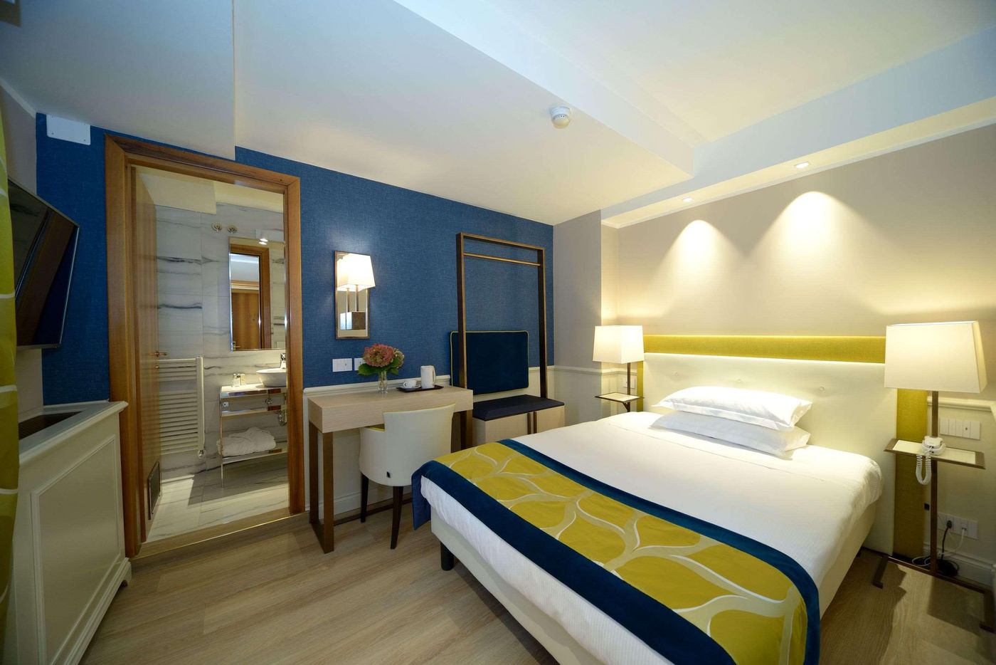 Best-Western-Hotel-Canon-d-Oro-Room-25