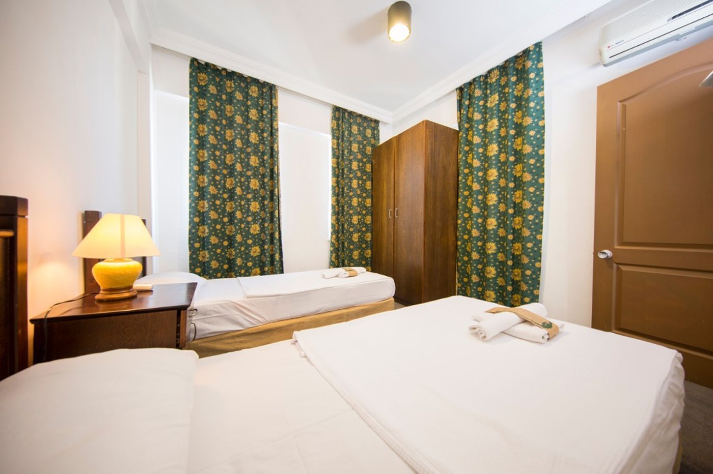 Family-Belvedere-Room-25