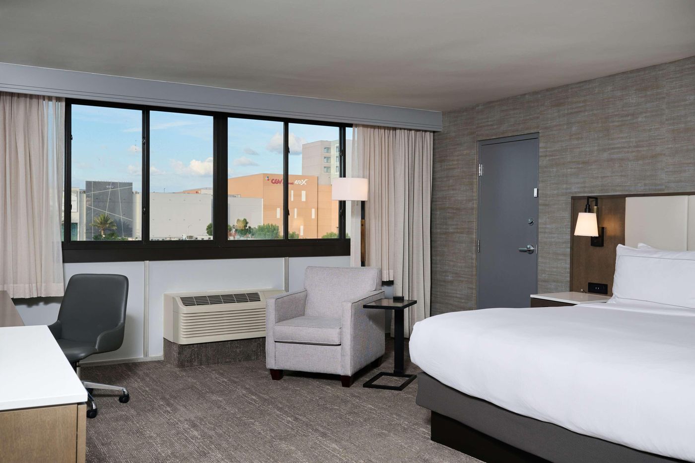 Doubletree-by-Hilton-Buena-Park-Room-25