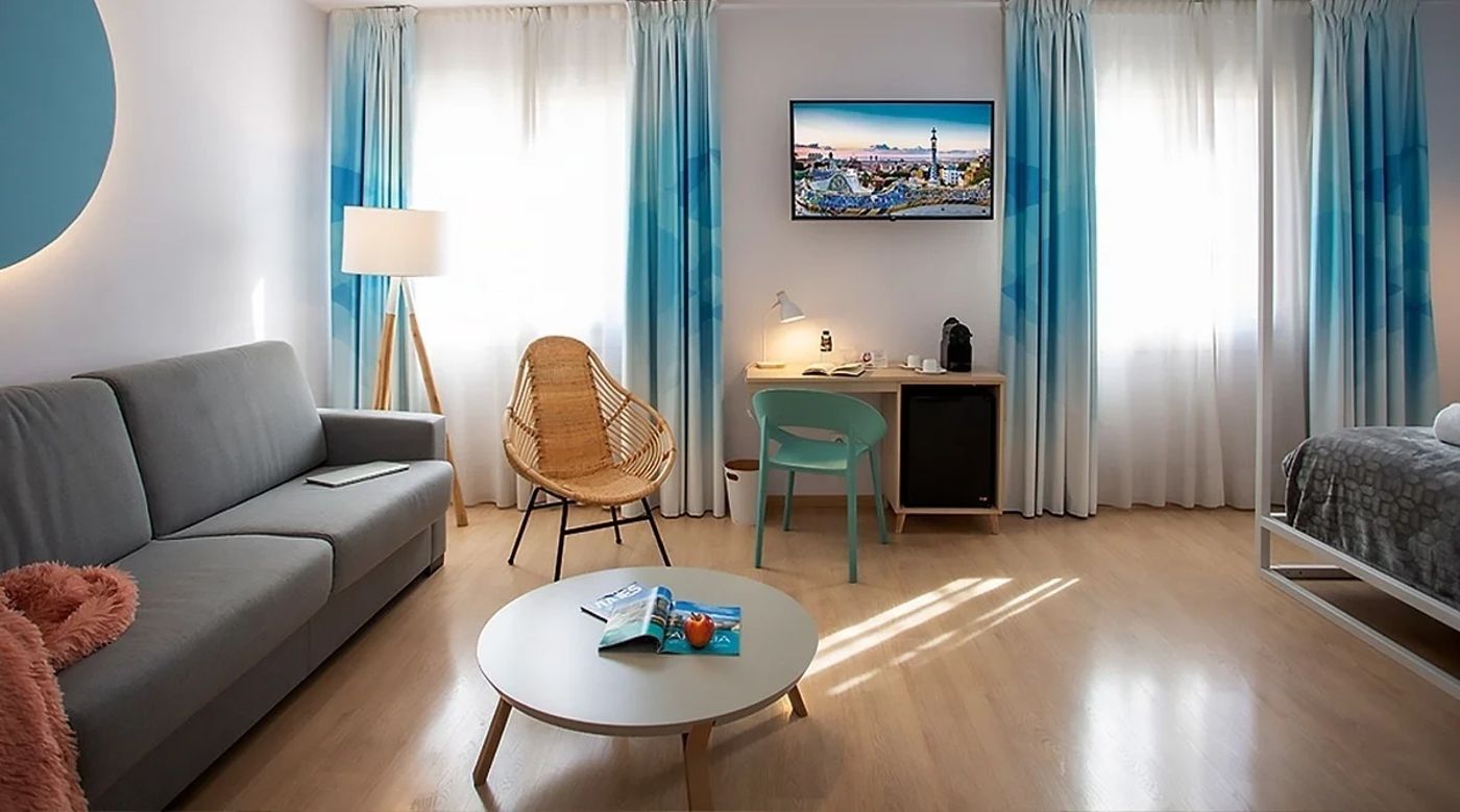 Medium Pisma- amend name to Casual Colours Barcelona