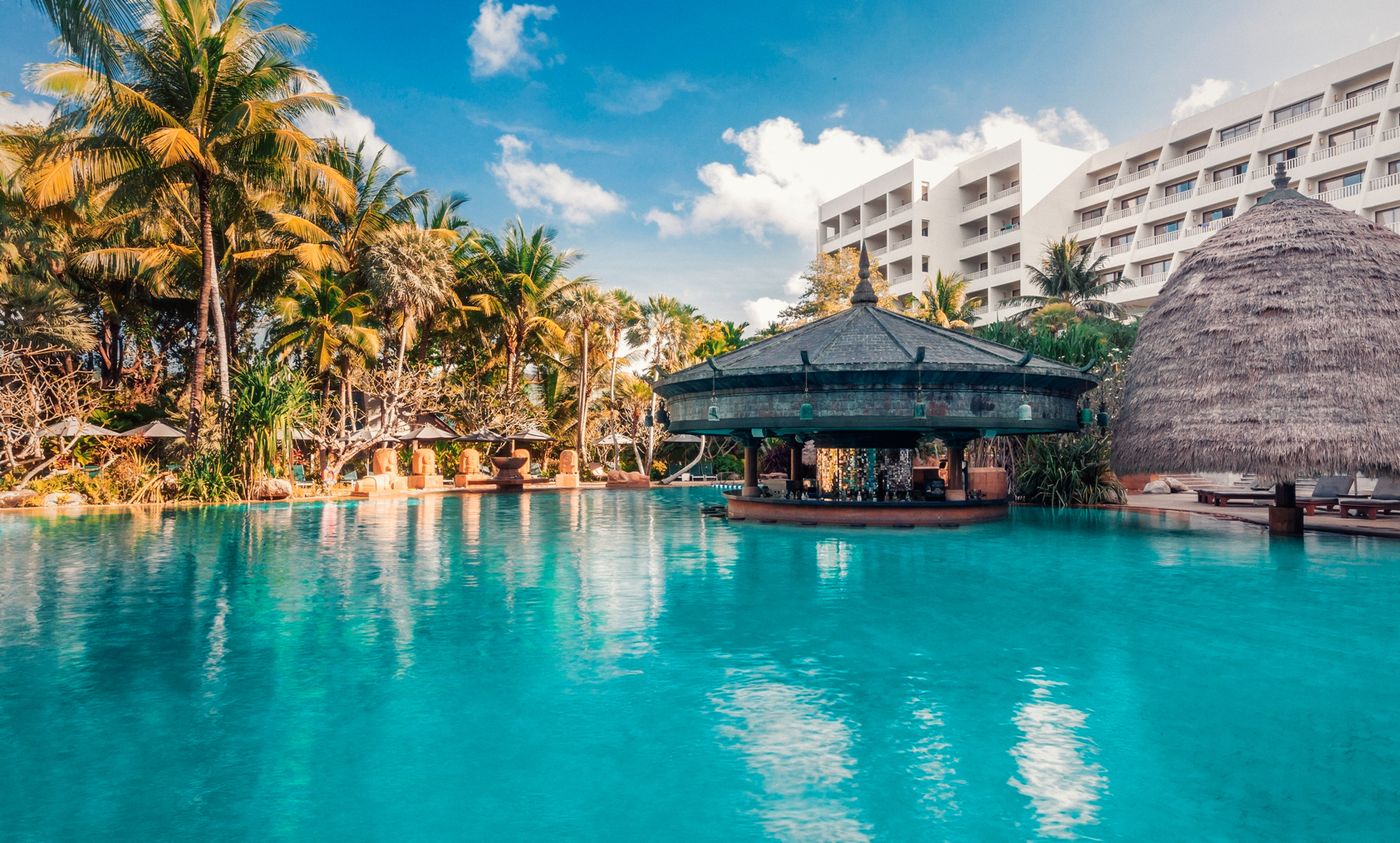 Movenpick-Resort---Spa-Karon-Beach-Phuket-Pool-3