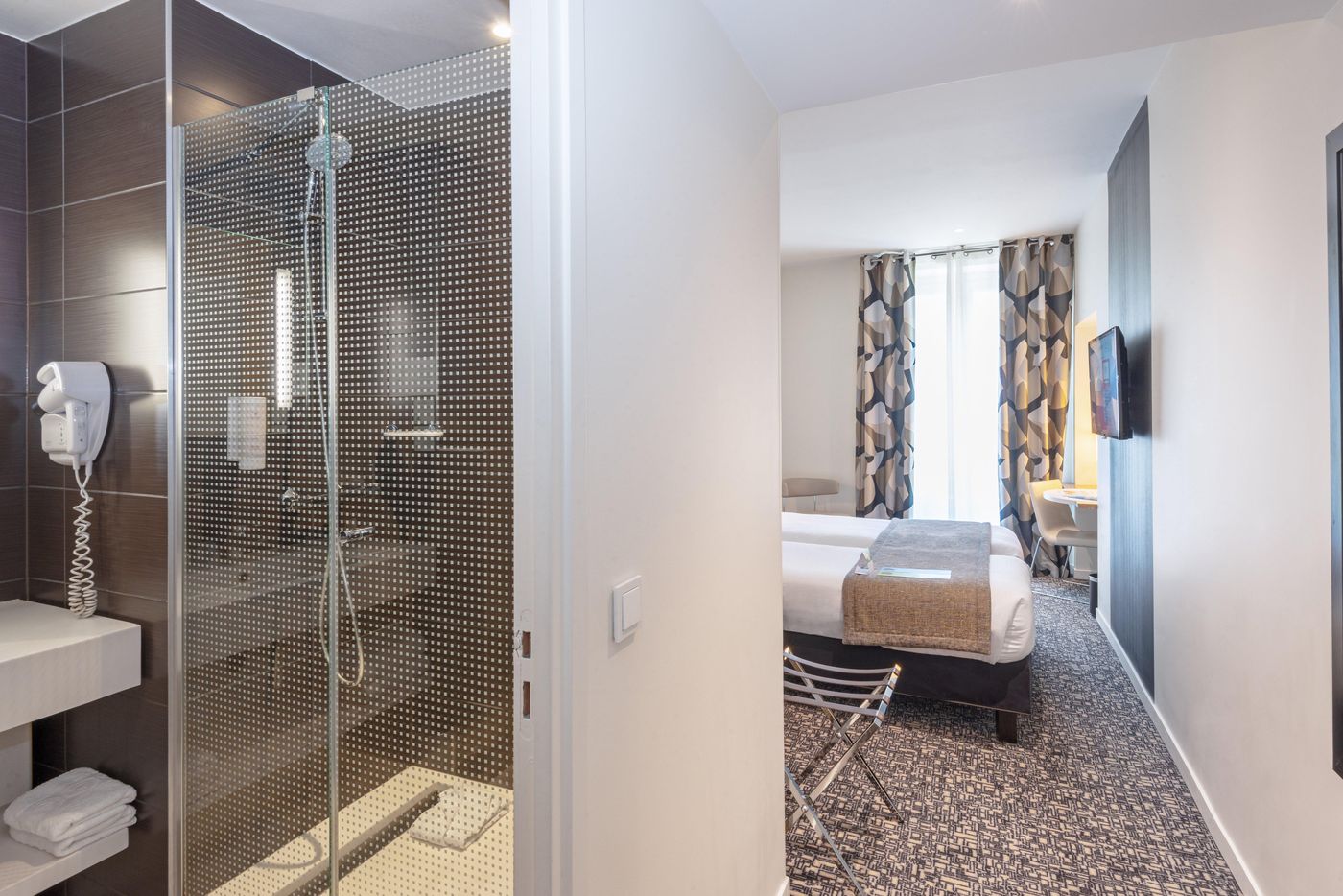 Holiday-Inn-Paris-Opera---Grands-Boulevards-Room-35