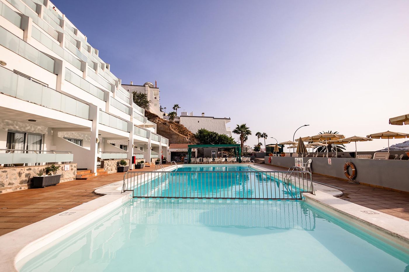 Servatur-Castillo-de-Sol-Pool-1