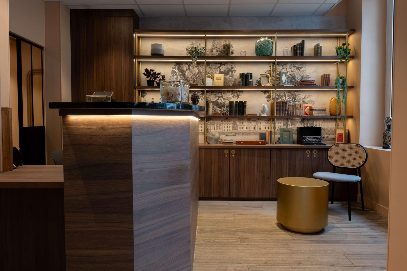 Kyriad-Par----s-10---Canal-Saint-Martin--R----publique-Lobby-13