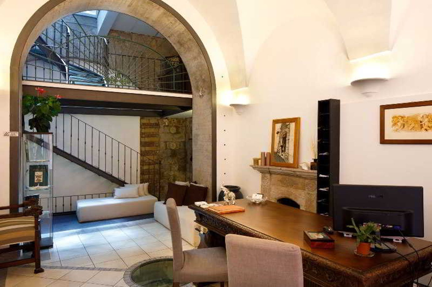 Rivoli-Sorrento-Lobby-27