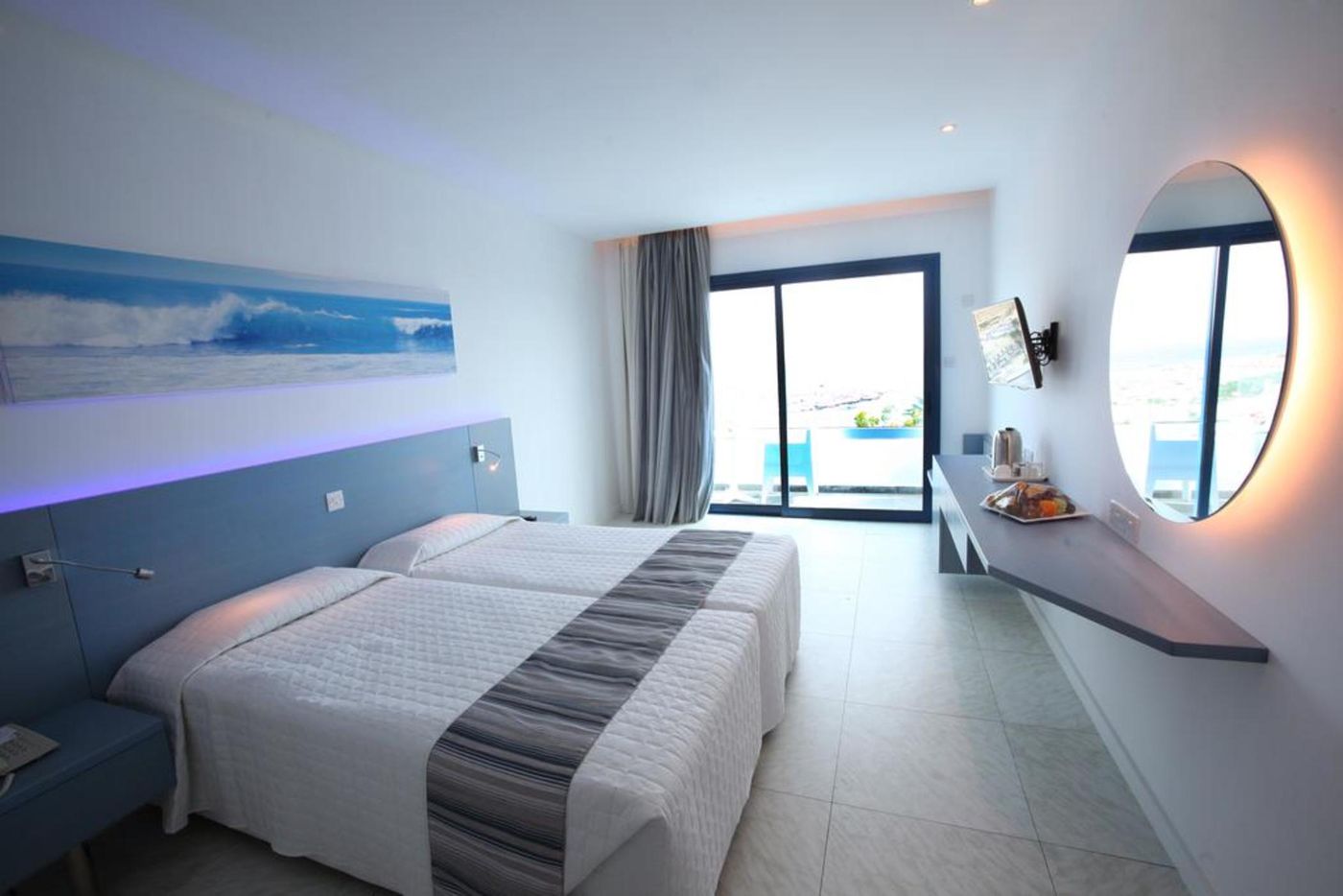 Anonymous-Beach-Hotel-Room-21