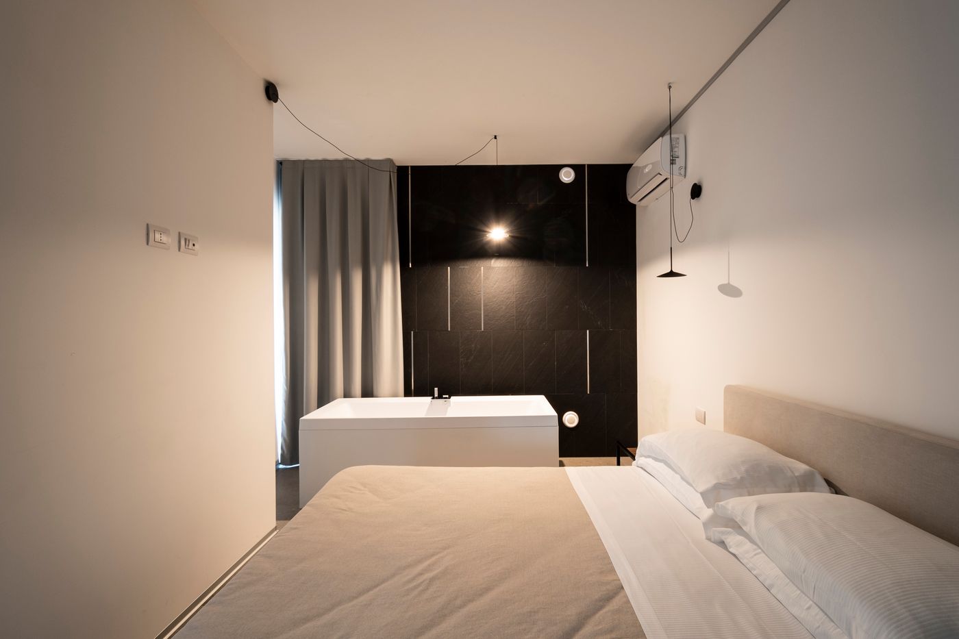 Alkamuri-Posh-Hotel---Spa-Room-32