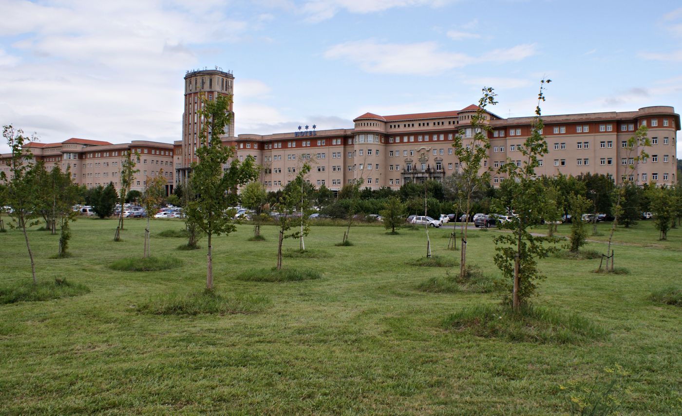 Hotel Seminario Aeropuerto Bilbao-Spain-DERIO-General view-8