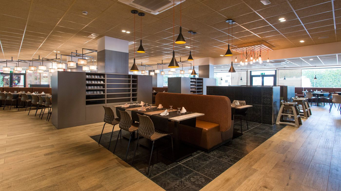 California-Apartments-III-Y-IV-Restaurant-23