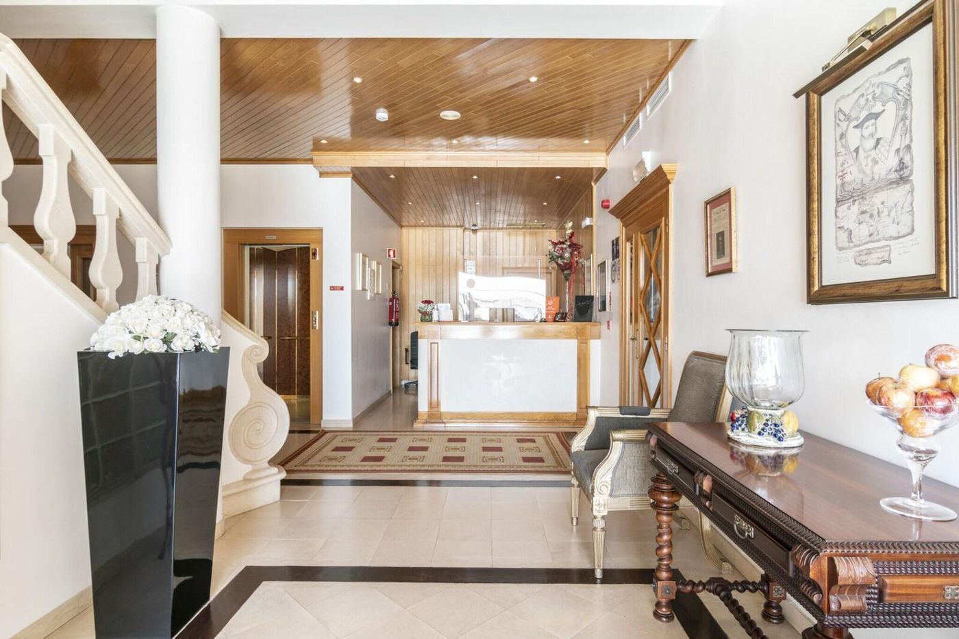 Hotel-Dom-Vasco-Lobby-13