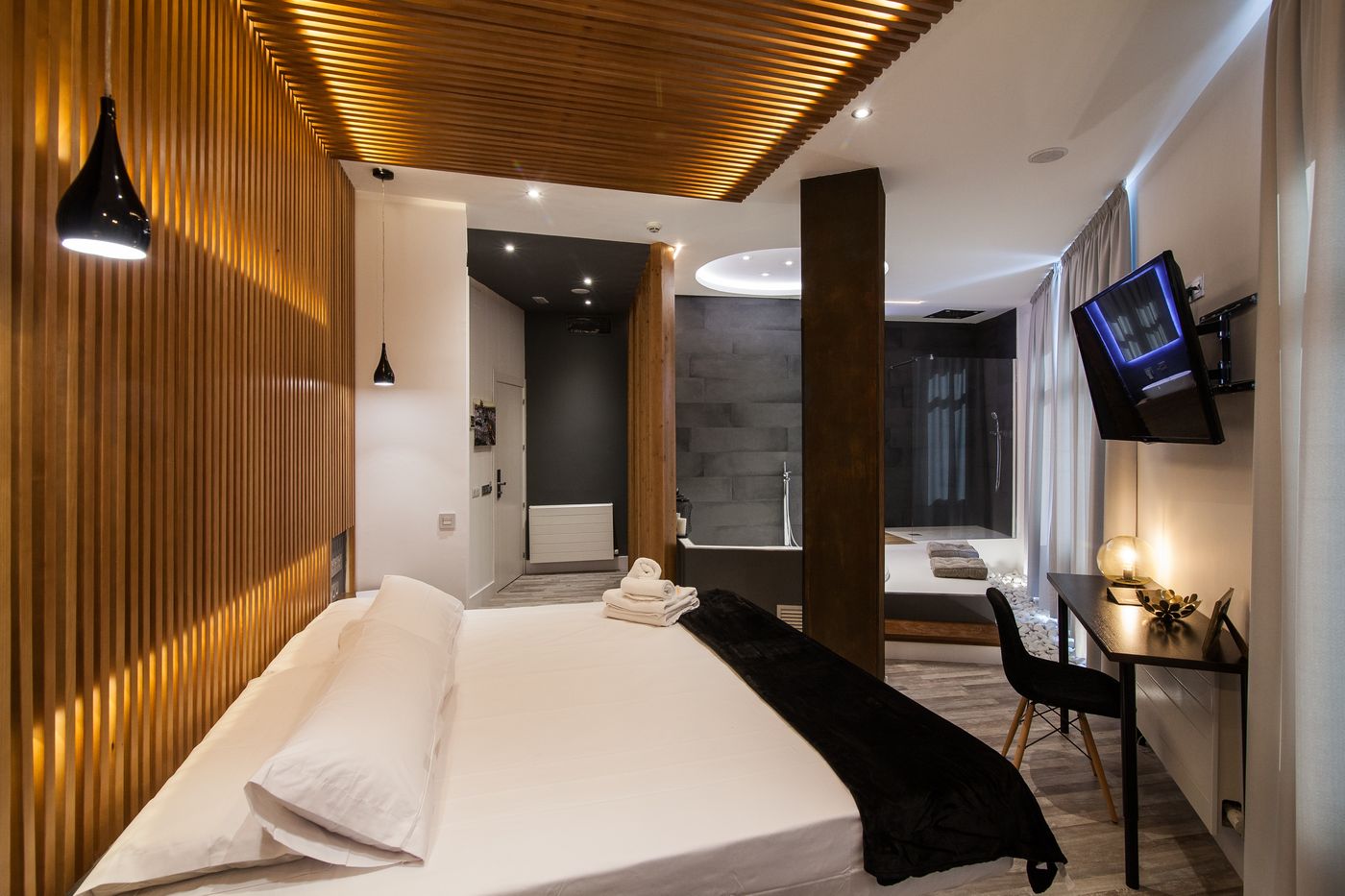 Vitium-Urban-Suites-Room-4