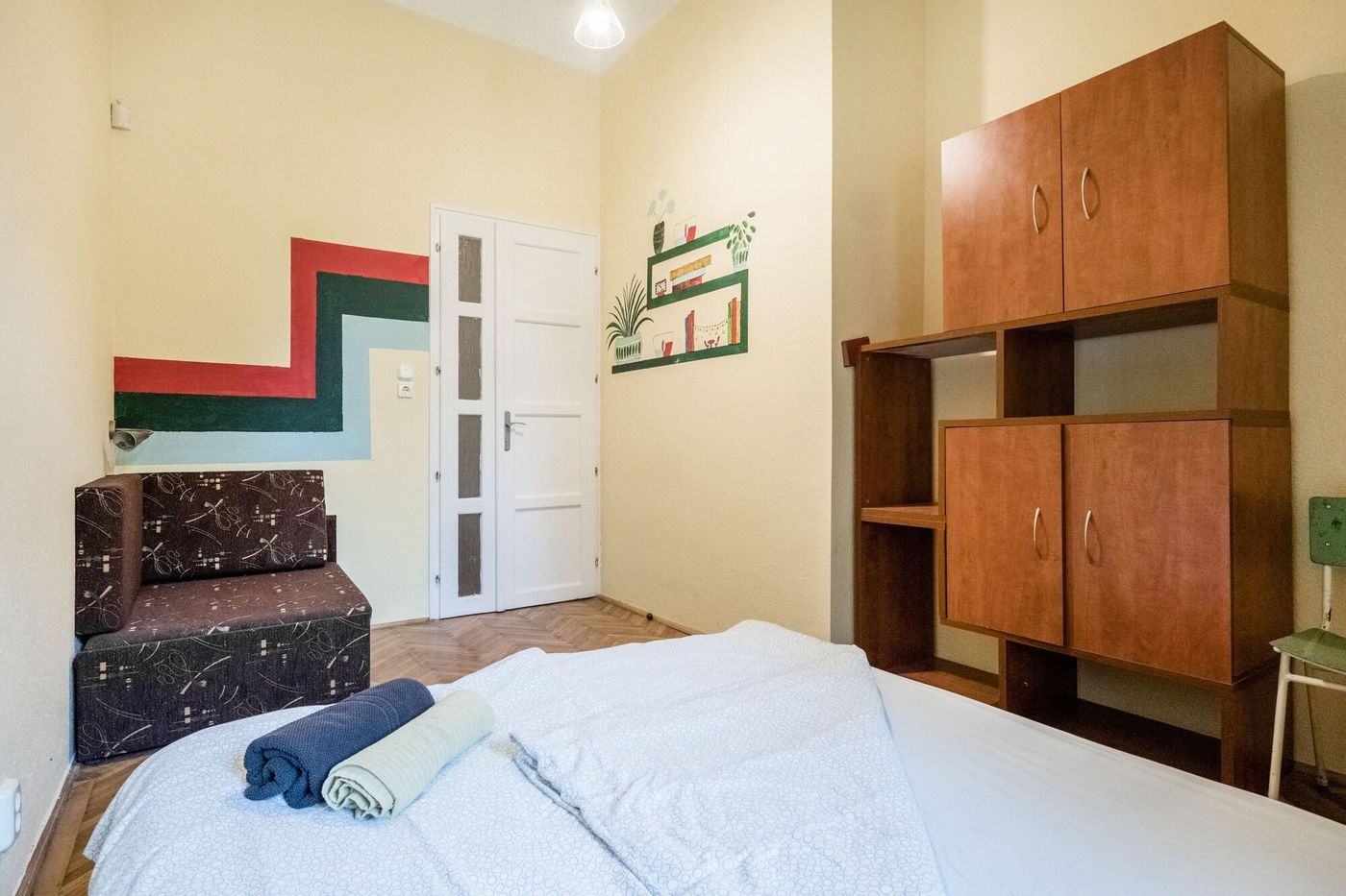 Baroque-Hostel-Budapest-Room-18