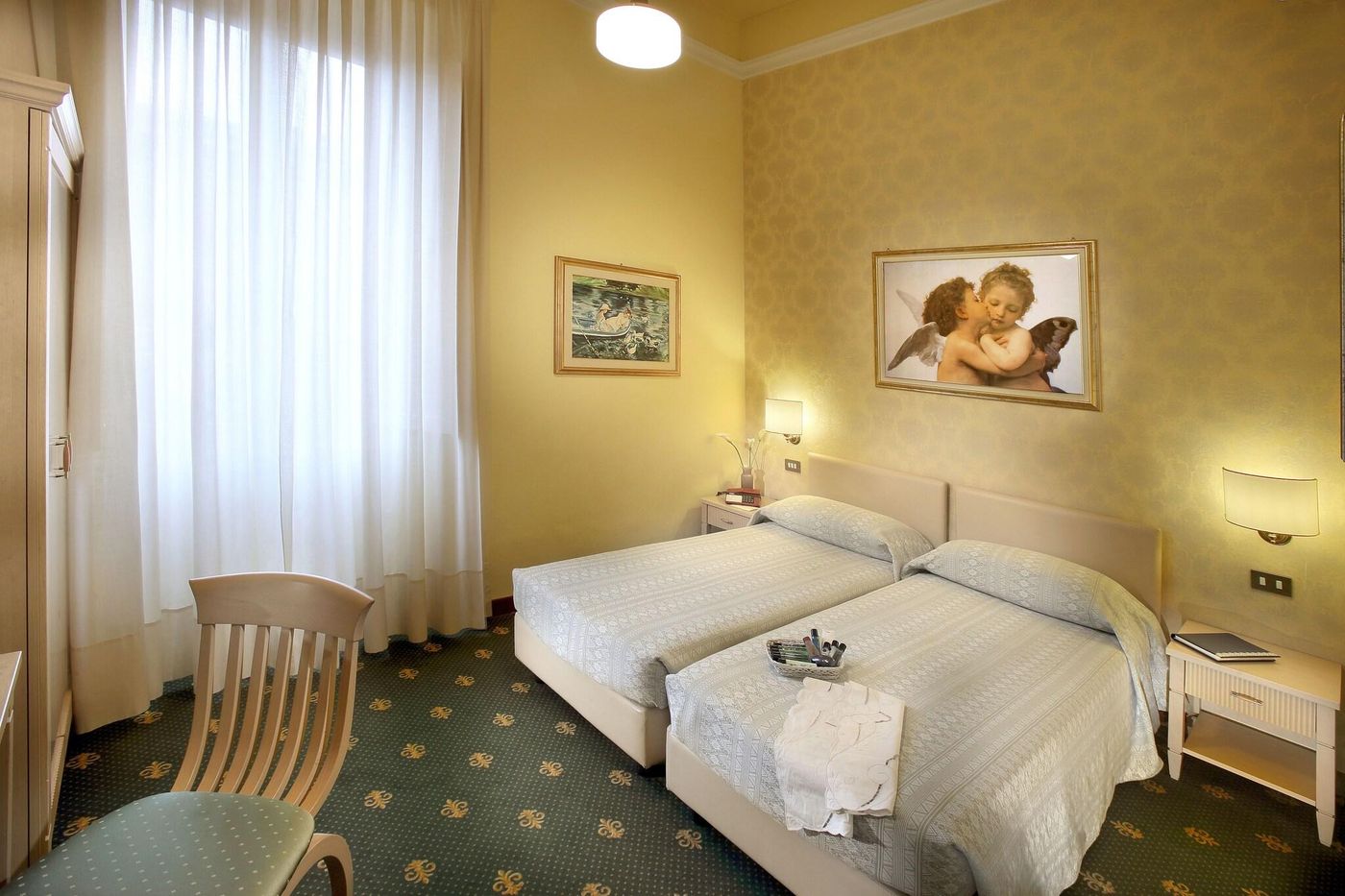Grand-Hotel-Plaza-E-Locanda-Maggiore-Room-14