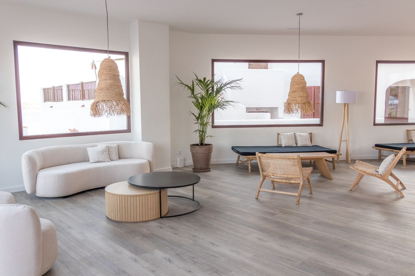 Tramontana-Park-Lobby-43