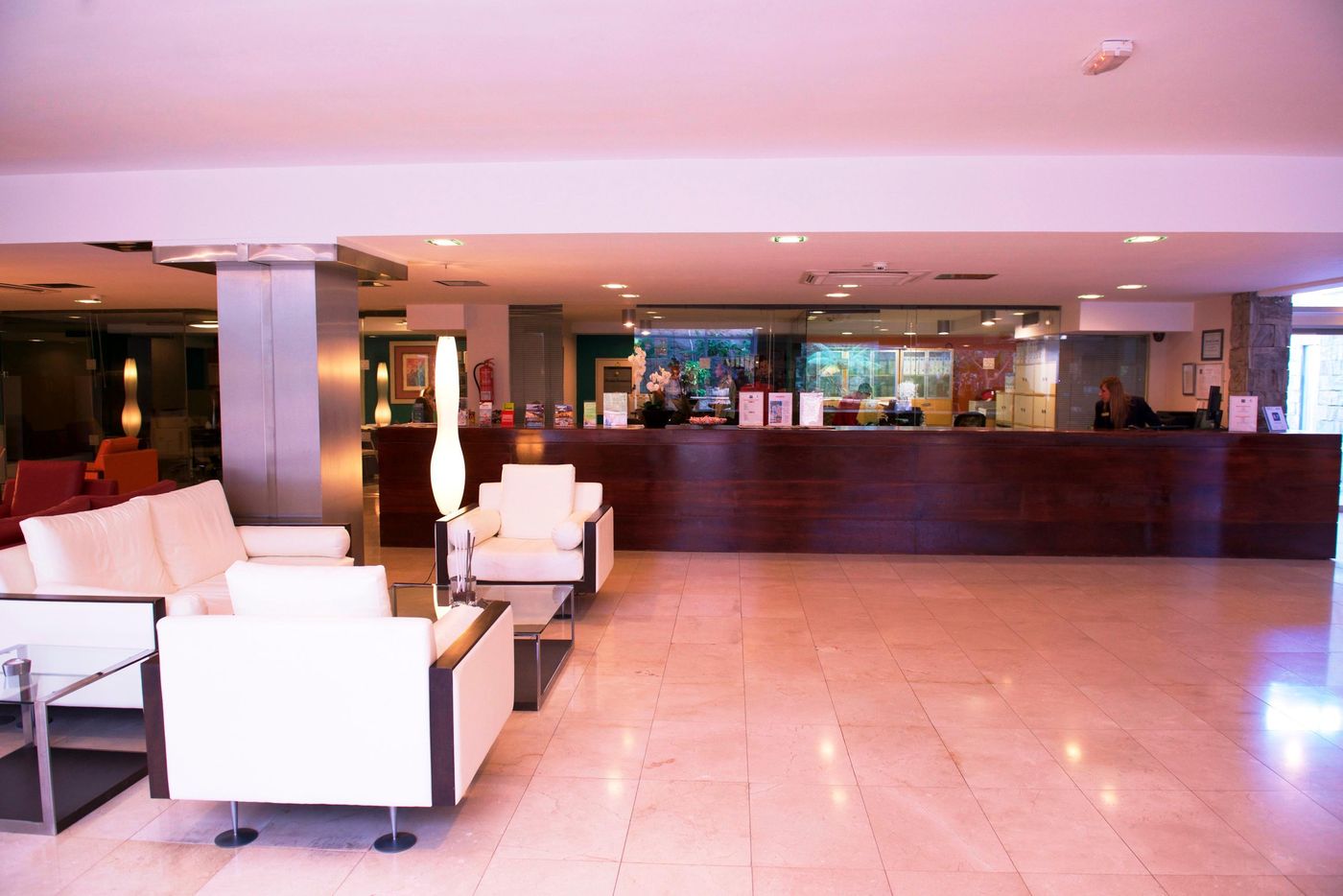 Morasol-Suites-Lobby-42