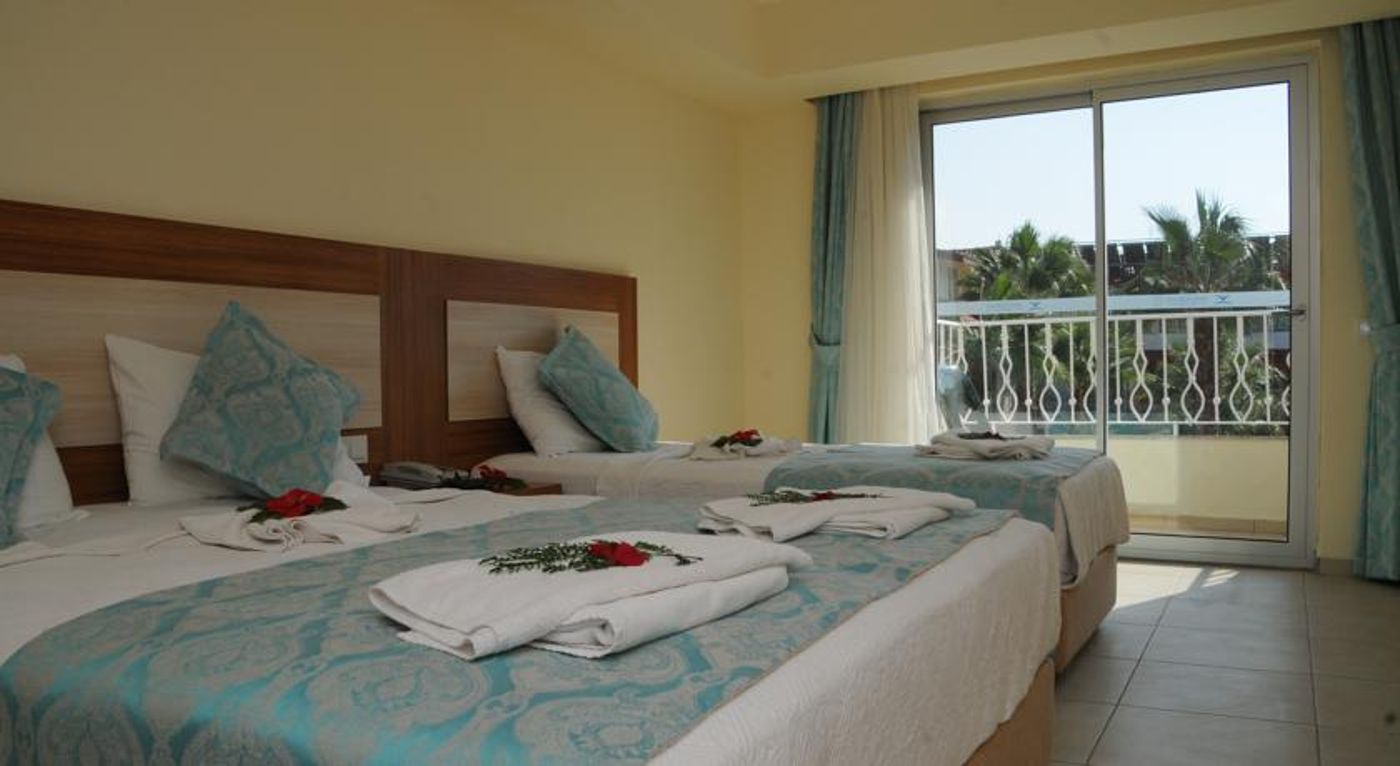 Montebello Deluxe Hotel