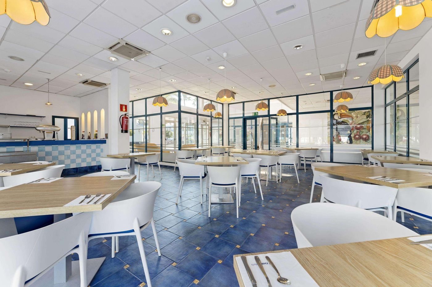 THB-Tropical-Island-Restaurant-39