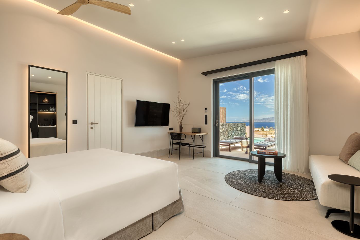 Domes Novos Santorini, Autograph Collection