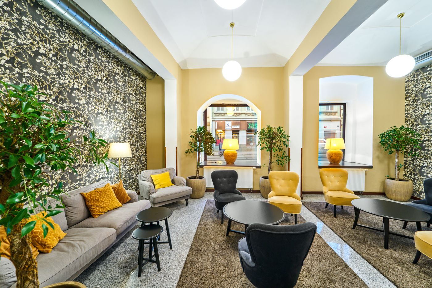 EA-Hotel-Victoria-Lobby-13