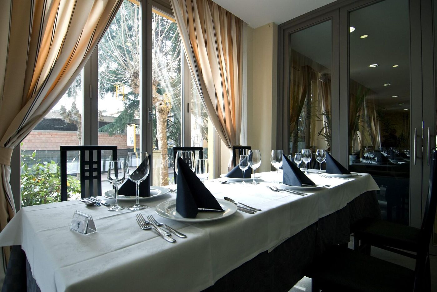 Hotel-Byron-Restaurant-2