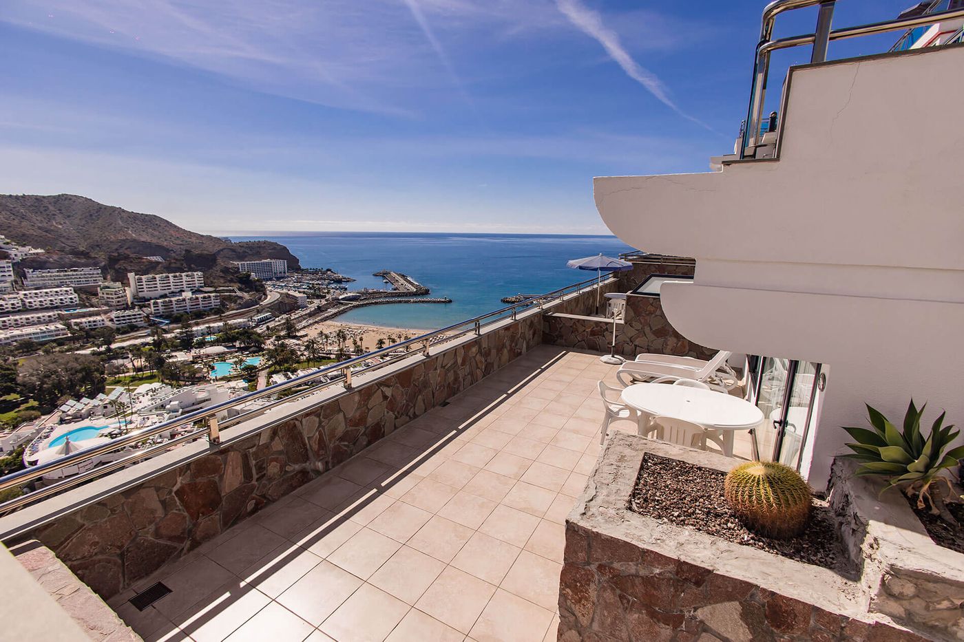 Servatur JB - Adults Only