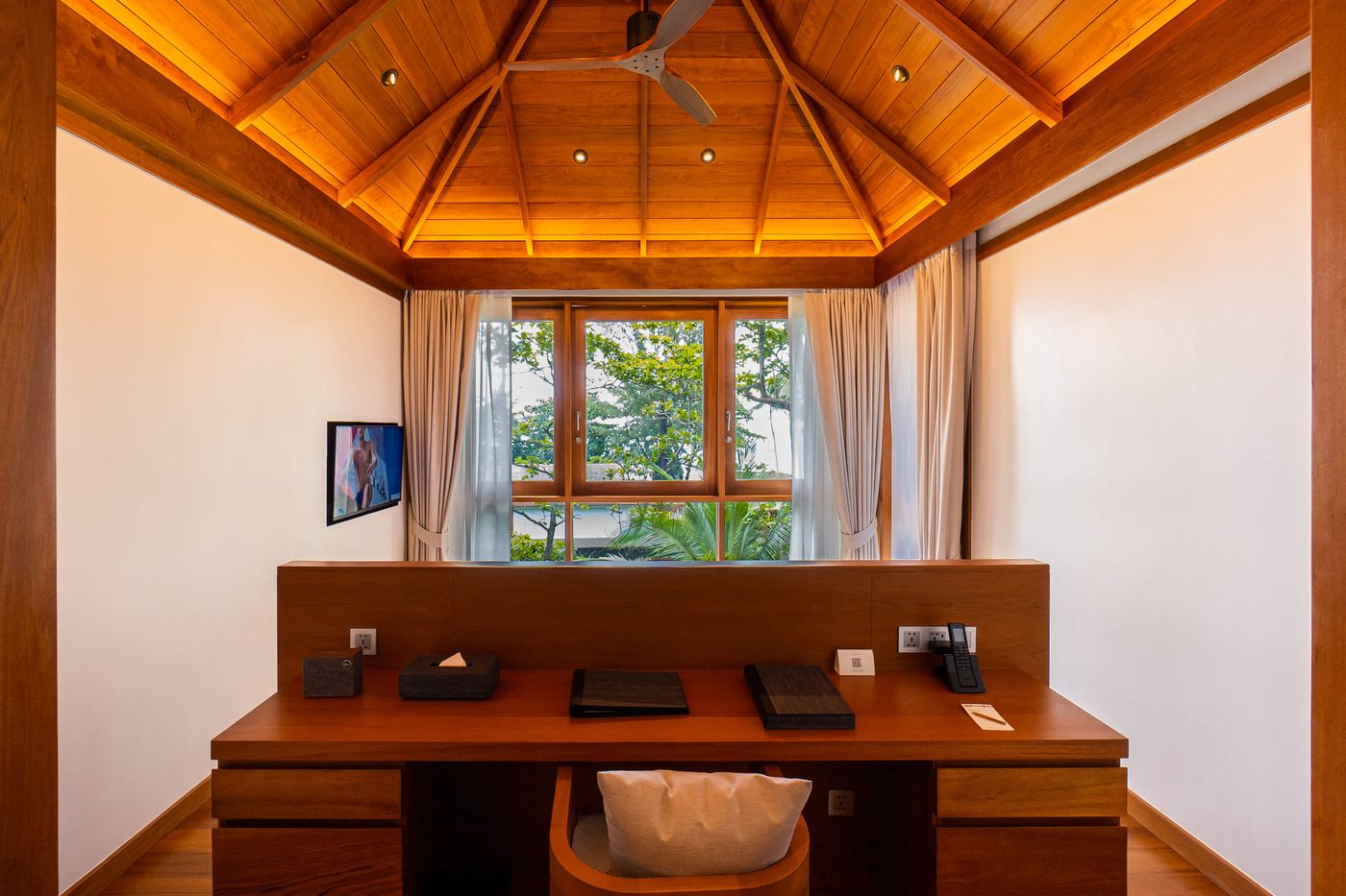 The-Surin-Phuket-Room-36