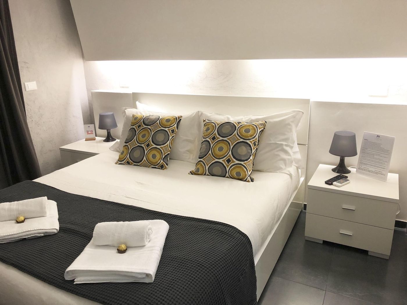 Le-Vie-Del-Vaticano-Room-7