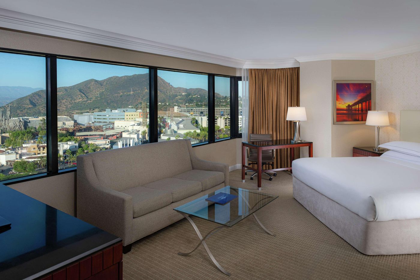Hilton-Los-Angeles-Universal-City-Room-9