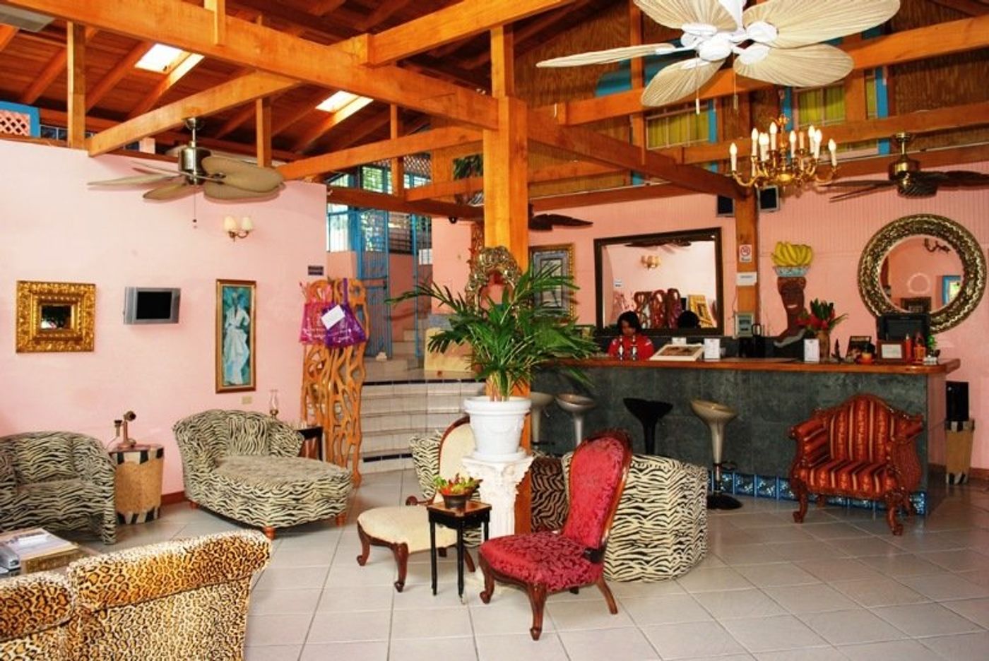 Half-Moon-Blue-Lobby-16