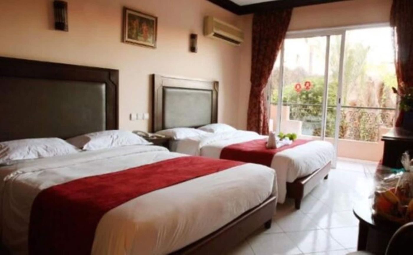 Imperial-Holiday---Spa-Room-33