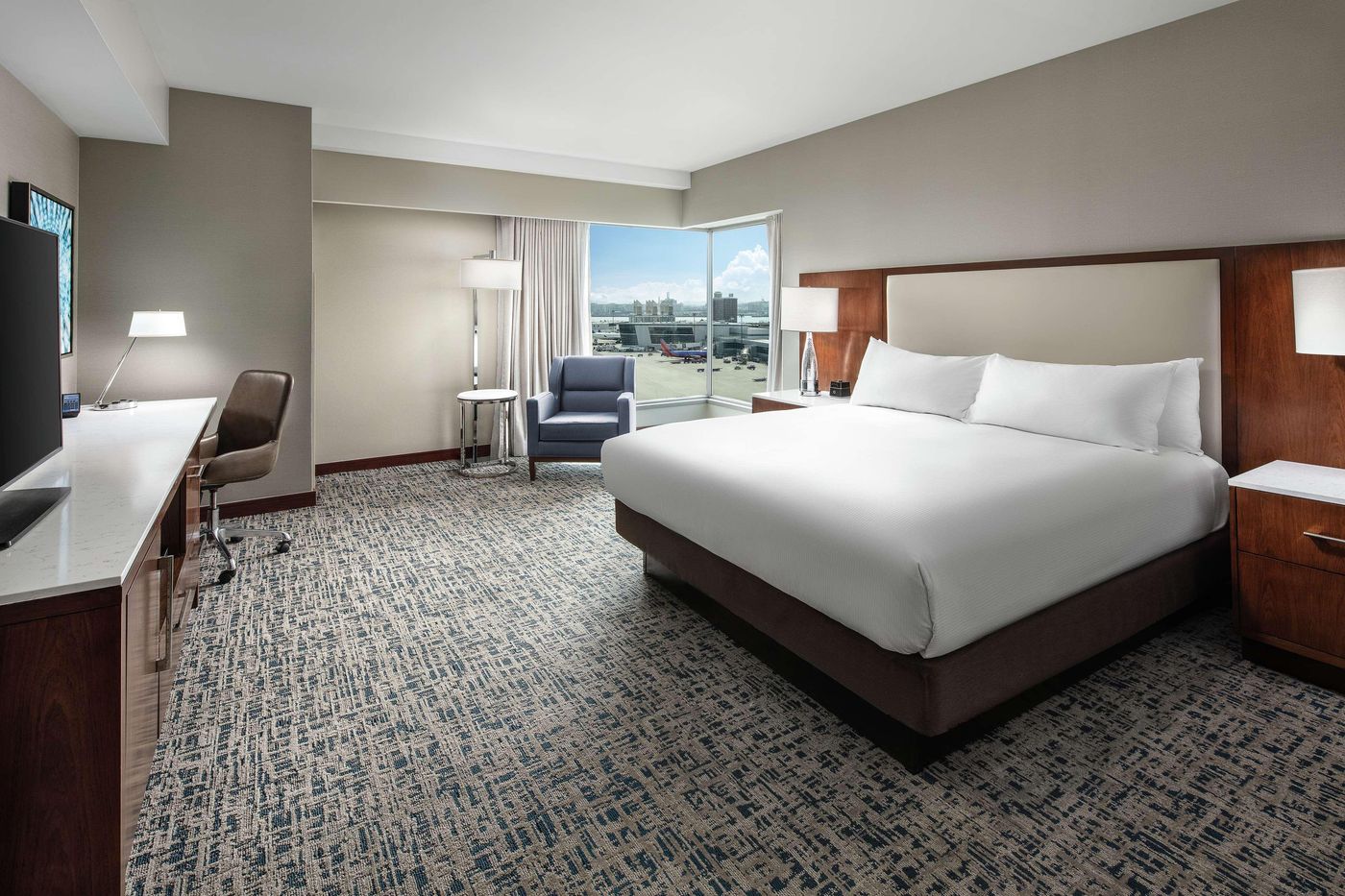 Hilton-Boston-Logan-Airport-Room-22