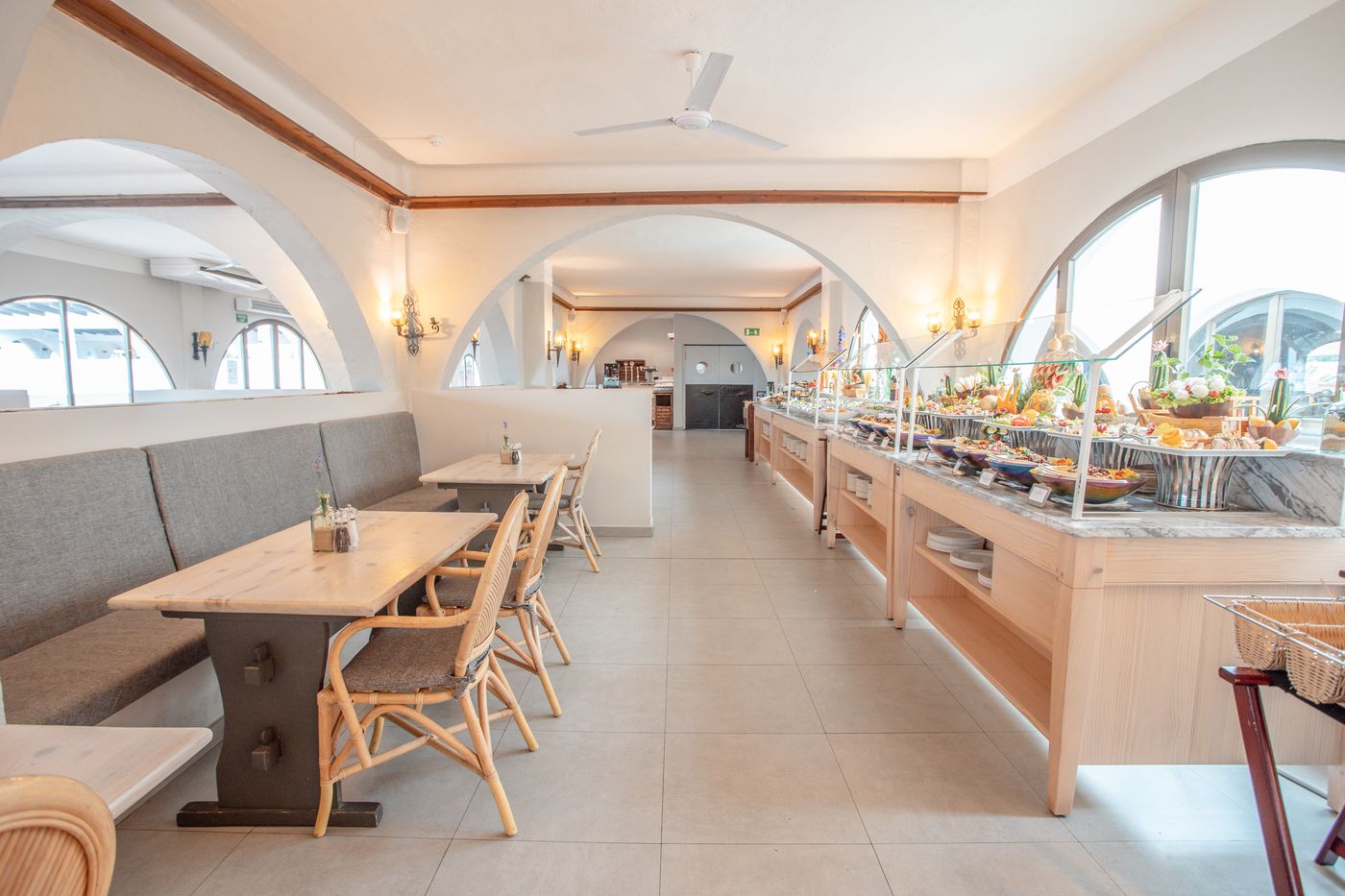 Marble-Hotel-Stella-Maris-Restaurant-51