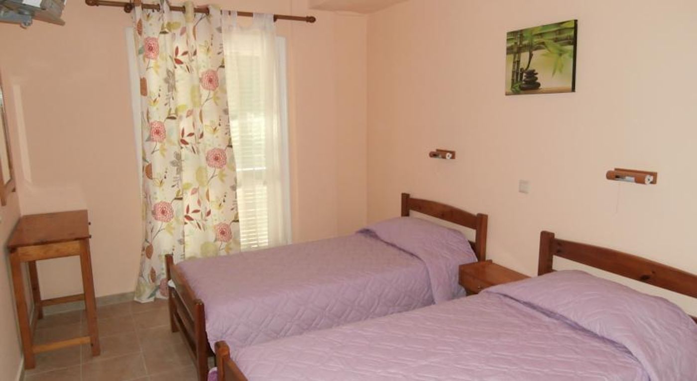 River Studios and Apartments