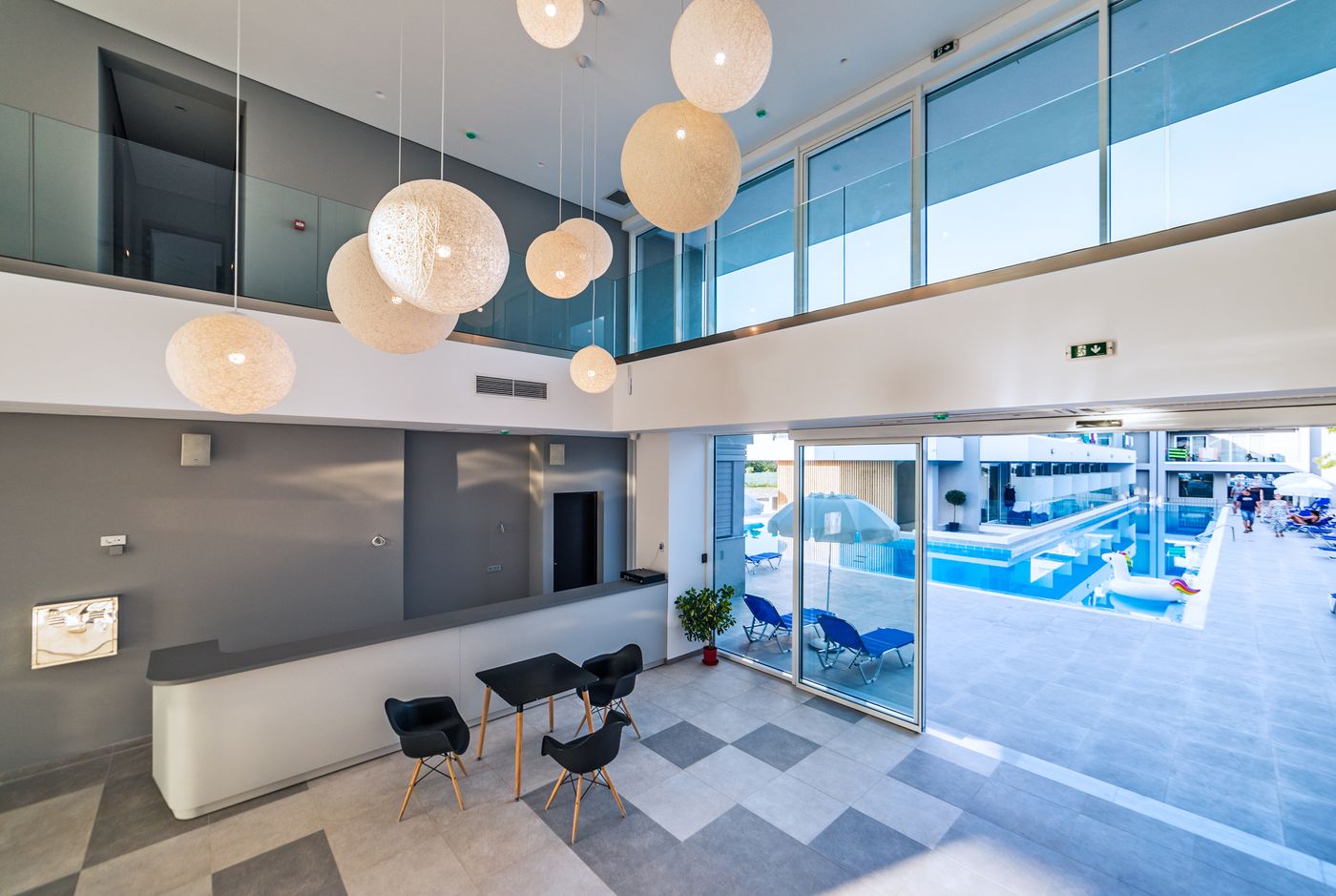 White Olive Premium Laganas