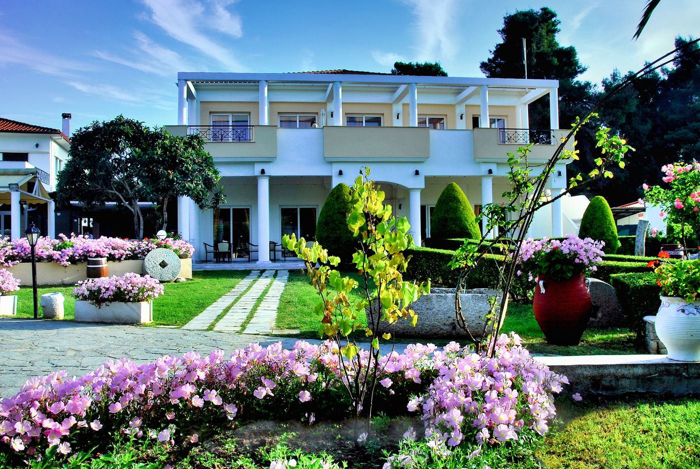 Chrousso-Village-Lobby-31