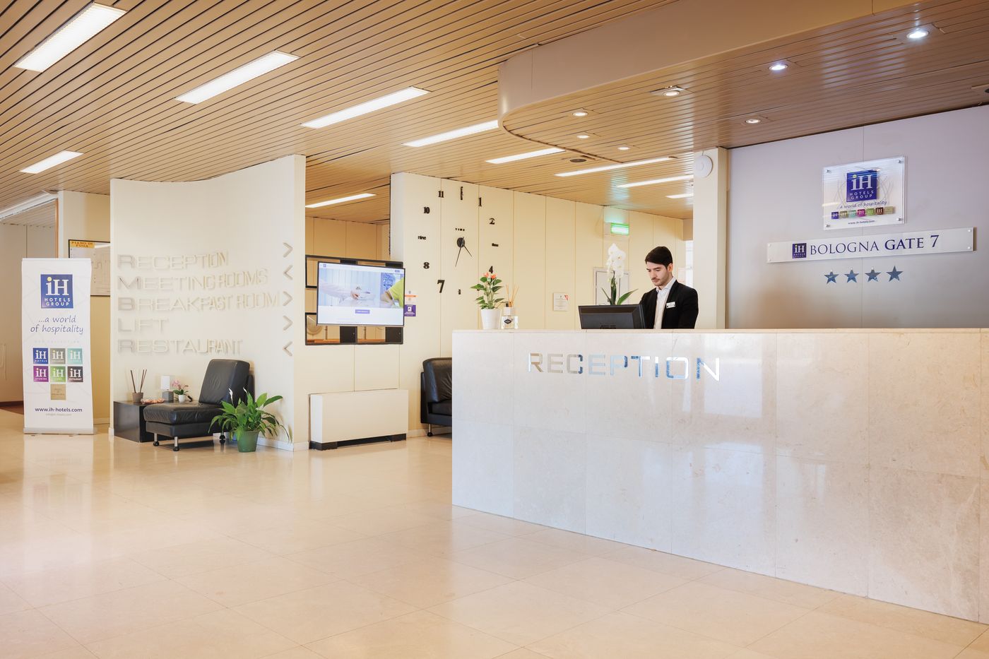 Jr Hotels Bologna Gate 7 - Italy - CALDERARA DI RENO (BO) - Lobby - 9