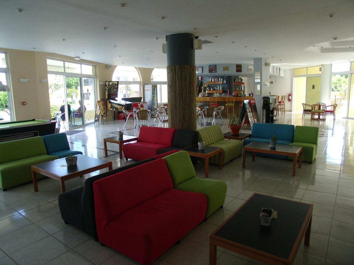 Summerland-Hotel-and-Bungalows-Lobby-30