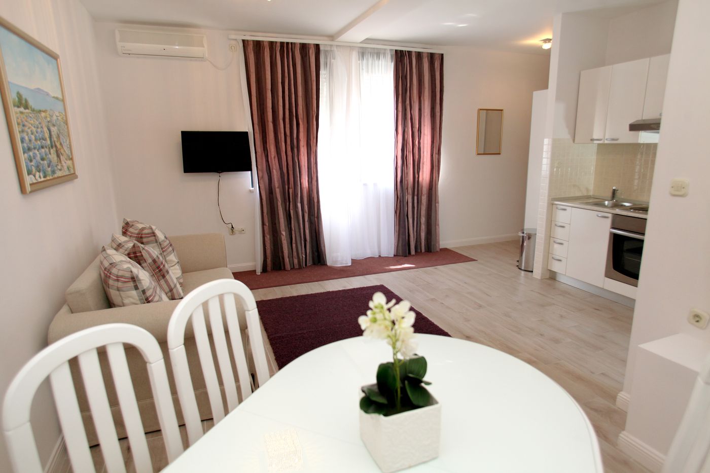 Aparthotel-Bellevue-Lobby-28