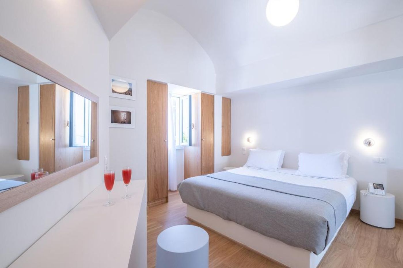 Xenones-Filotera-Room-12