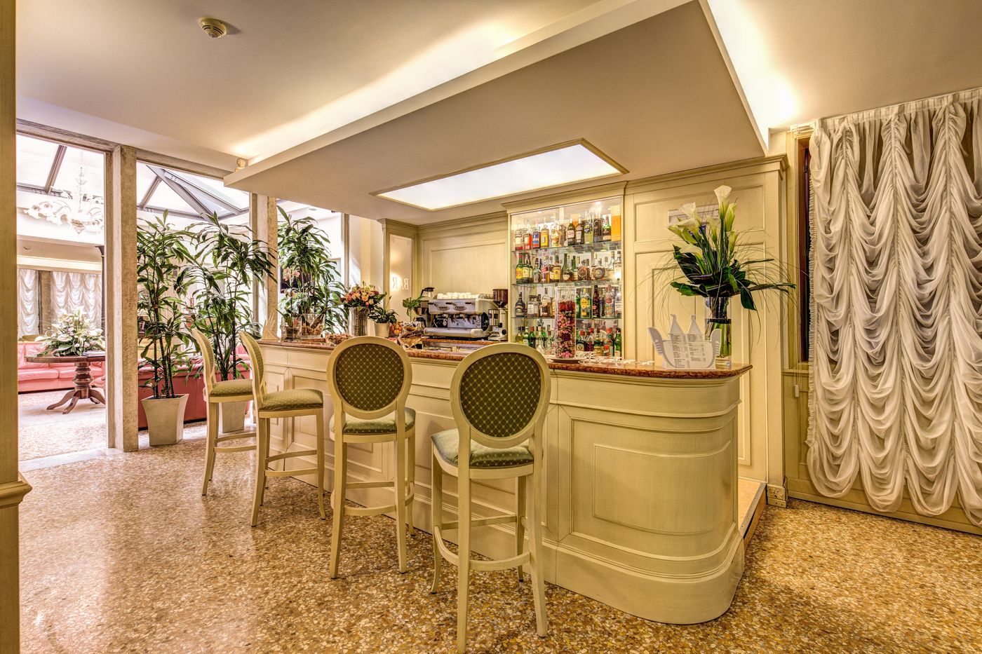 Bella-Venezia-Bar-12