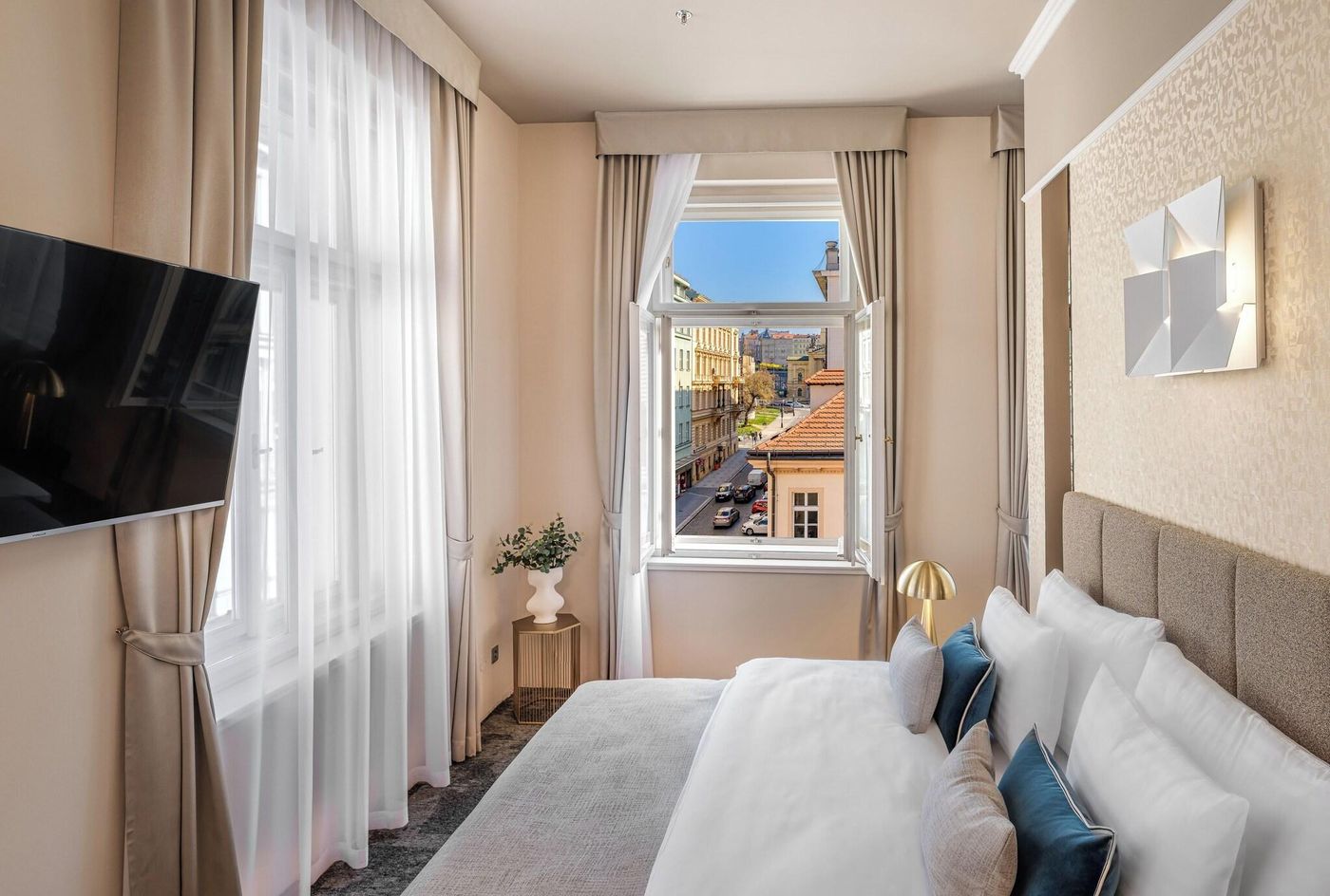 Hotel-Maestro-Room-8