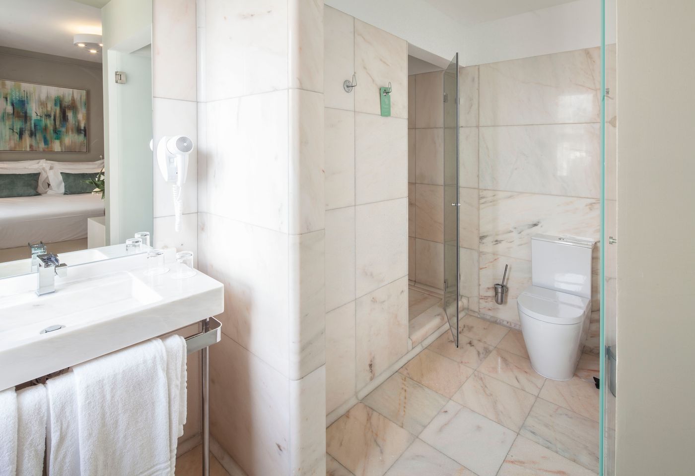 Luzeiros-Suites-Room-14